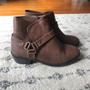 ‼️ONE HOUR SALE‼️Brown Ankle Boots